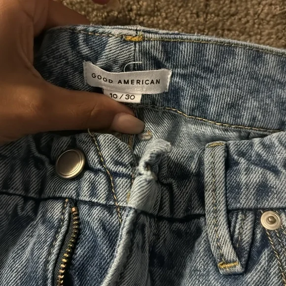 Good American 90s Relaxed Jeans - Picture 5 of 6